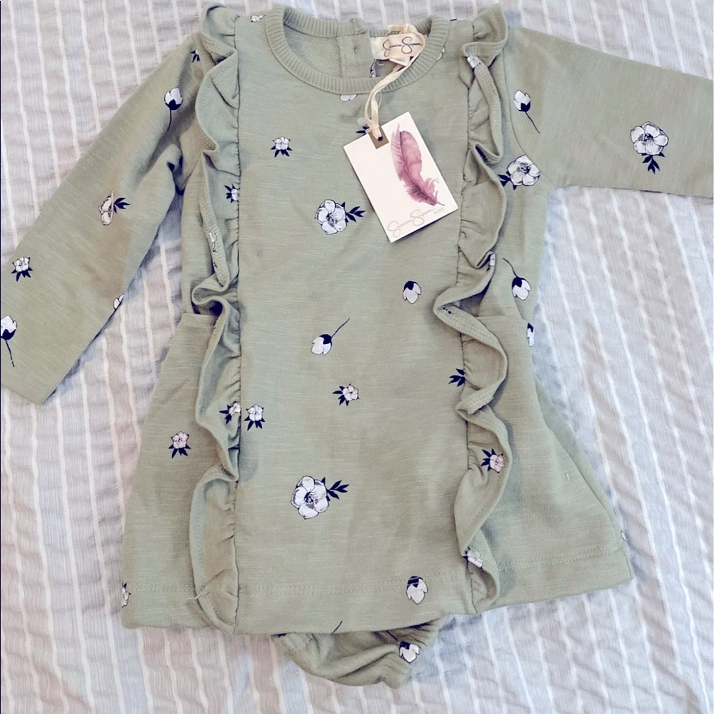 Jessica Simpson 12month infant long sleeve dress/bloomer set, NWT.